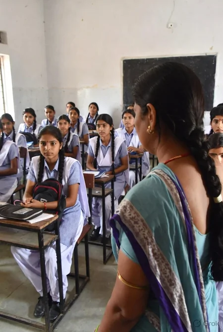 सवाई माधोपुर: स्कूल में टीचर के पैसे खोए, तलाशी के नाम पर छात्राओं के कपड़े उतरवाने का आरोप, दो पर कार्रवाई