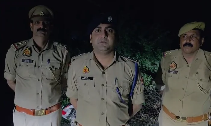 गाजीपुर: नाबालिगों के अपहरण में वांछित इनामी बदमाश पुलिस मुठभेड़ में घायल, गिरफ्तार