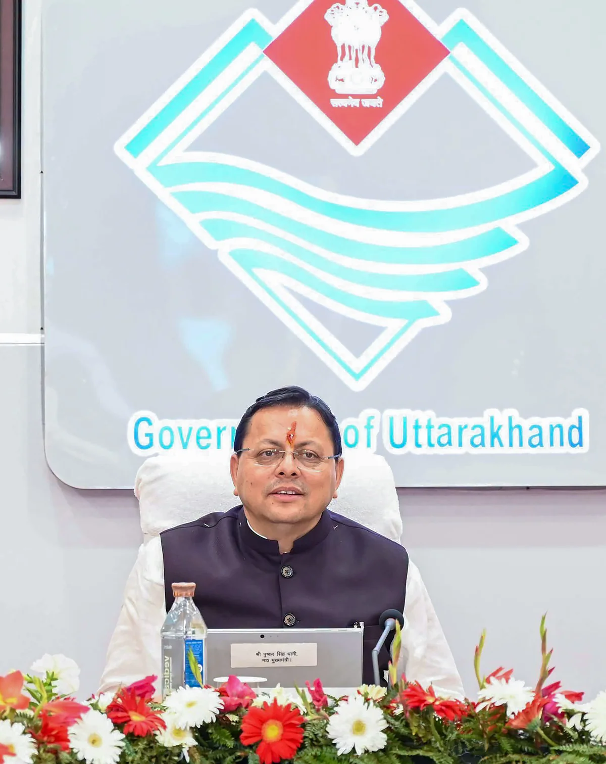उत्तराखंड: दलेर मेहंदी से जुड़े विवाद में CM धामी की एंट्री, मीका सिंह से फोन पर कहा- 'कलाकारों का सम्मान सर्वोपरि'