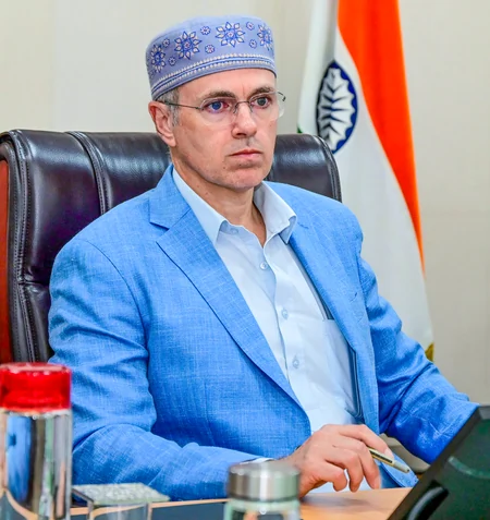 शहीद मजार पर जाने से रोकने पर उमर अब्दुल्ला का सरकार पर निशाना, भाजपा के नोटिस को बताया 'सम्मान का प्रतीक'