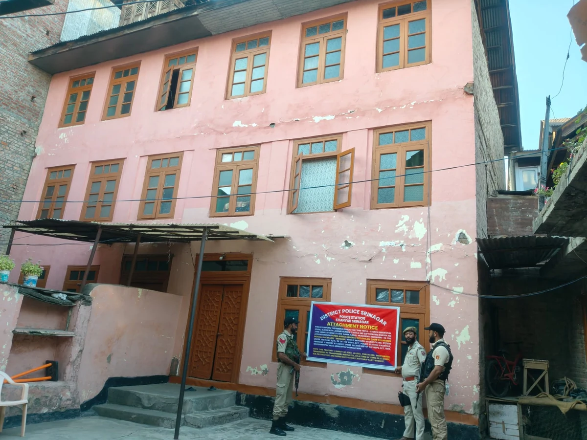 श्रीनगर: नशा तस्करों पर बड़ी वित्तीय चोट, पुलिस ने 13.43 करोड़ की संपत्तियां कुर्क कीं