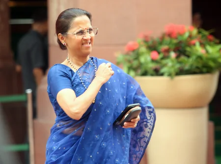 महाराष्ट्र: सुप्रिया सुले के OBC सर्टिफिकेट पर कांग्रेस नेता का बयान, बाद में गलती मानकर खेद जताया