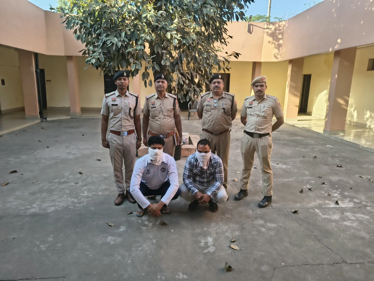 हरियाणा में कश्मीरी बस पर पथराव: पार्किंग विवाद में 2 गिरफ्तार, उमर अब्दुल्ला की चिंता पर CM सैनी का जवाब