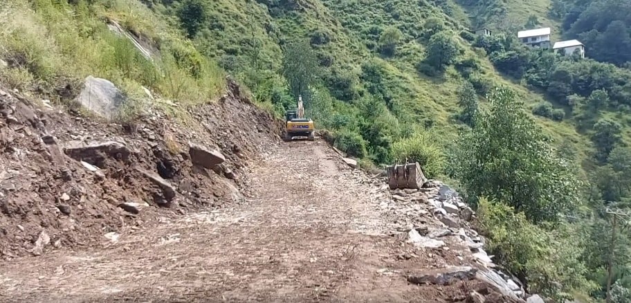 जम्मू-कश्मीर: 70 साल के इंतज़ार के बाद नचलाना तालाब गांव को मिलेगी पहली सड़क, 1000 लोगों को होगा फायदा