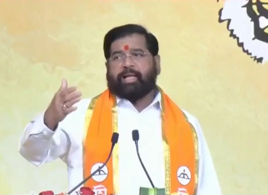 एकनाथ शिंदे का उद्धव पर तीखा हमला: '2019 में जनादेश से धोखा, पिछले दरवाजे से बने मुख्यमंत्री'