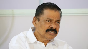 CMRL-एक्सालॉजिक मामला: CPI(M) का ED और विपक्ष पर निशाना, कहा- 'कानूनी और राजनीतिक रूप से लड़ेंगे'