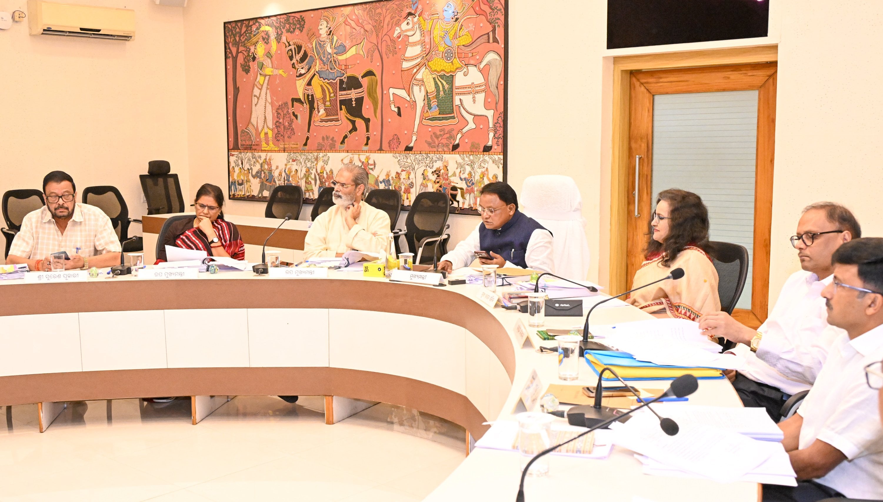 ओडिशा कैबिनेट का बड़ा फैसला: छात्रों को मुफ्त किताबें, युवाओं के लिए कौशल विकास और किसानों को मिलेगी मदद