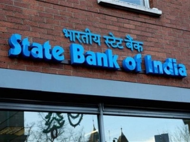 SBI खाताधारक ध्यान दें: महीने में 4 बार से ज़्यादा कैश निकालने पर अब लगेगा ₹15 का शुल्क