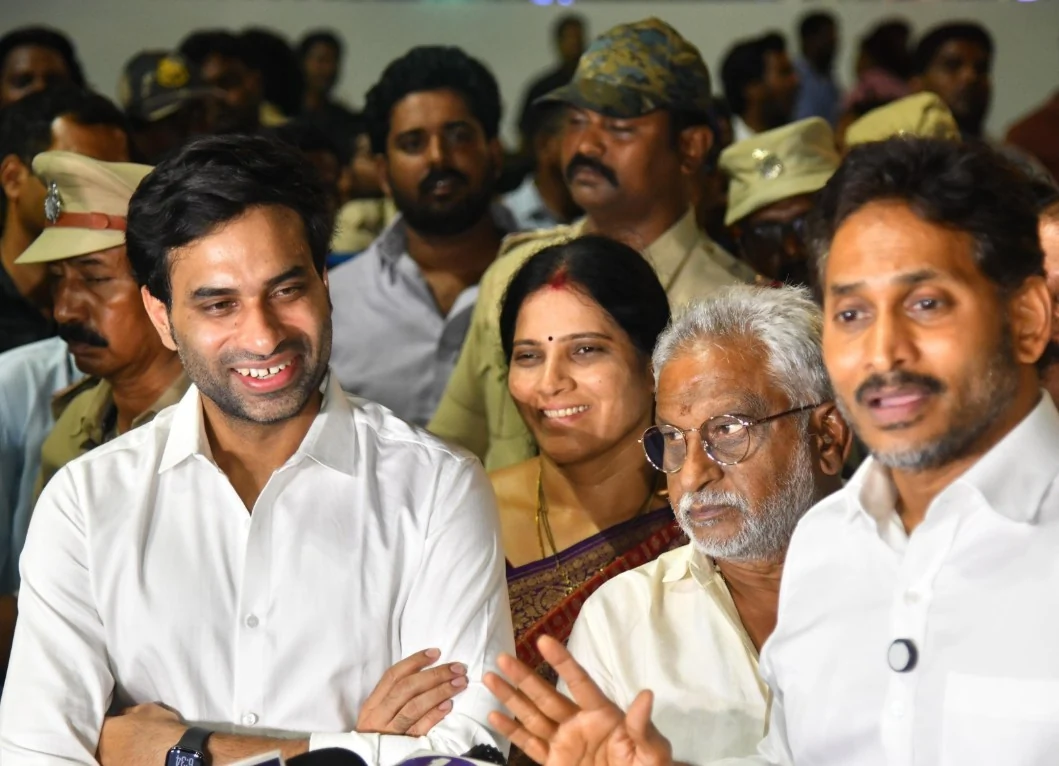 आंध्र प्रदेश: YSRCP ने चुनाव प्रक्रिया में 'अलोकतांत्रिक' तरीकों का आरोप लगाया, राज्यपाल से हस्तक्षेप की मांग