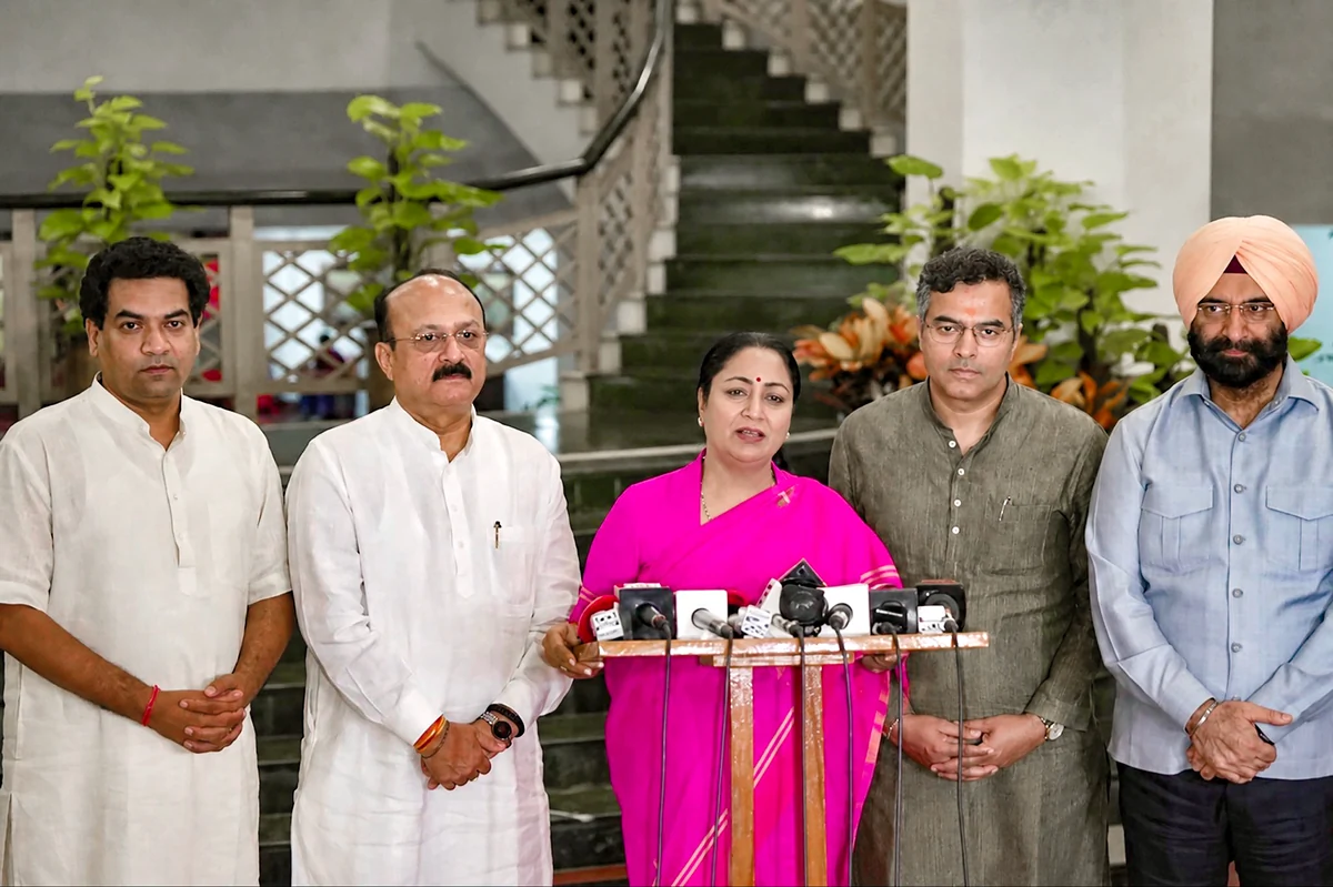 दिल्ली लक्ष्मी योजना: महिलाओं का जबरदस्त उत्साह, दो दिन में डेढ़ लाख से ज़्यादा रजिस्ट्रेशन