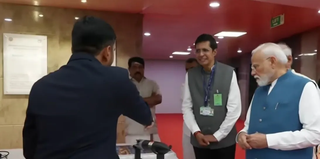 'मन की बात' में PM मोदी: चेन्नई के स्टार्टअप्स की सराहना और 'फाइबर ऑप्टिक्स के जनक' नरिंदर कपानी को श्रद्धांजलि