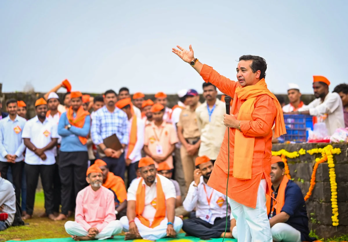 नितेश राणे के 'हिंदू दुकानों से खरीदें' बयान पर विवाद, विपक्ष ने की इस्तीफे की मांग