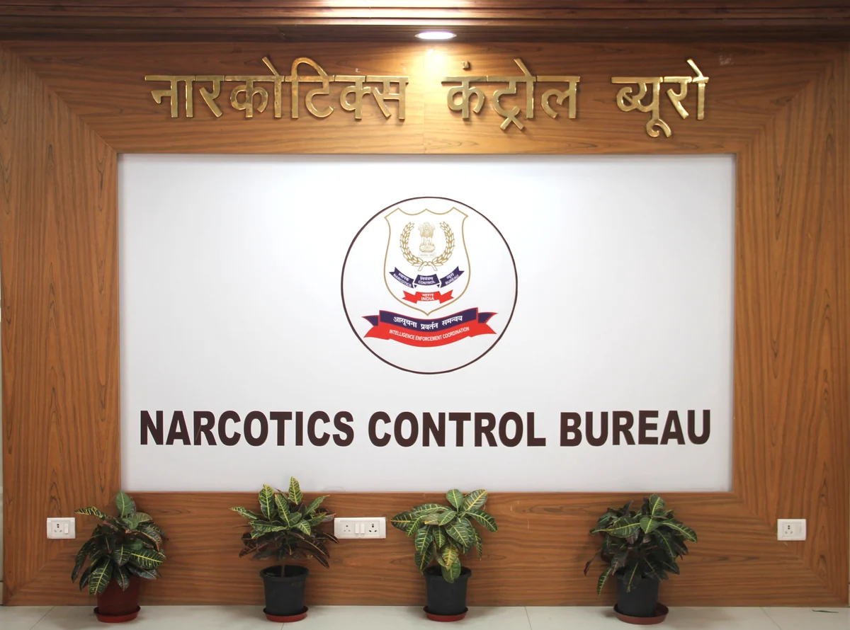 ग्रेटर नोएडा: किराए के घर में चल रही थीं ड्रग्स बनाने की दो गुप्त फैक्ट्रियां, NCB ने किया भंडाफोड़