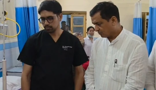 चमोली टनल हादसा: सांसद अनिल बलूनी ने अस्पताल पहुंचकर घायलों का हाल जाना, बेहतर इलाज के दिए निर्देश