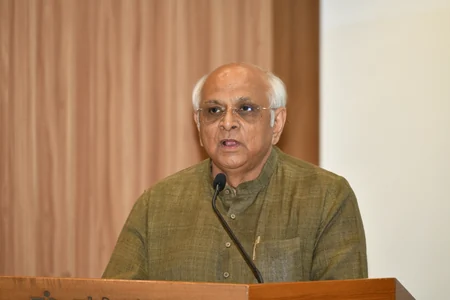 गुजरात: बिजली परियोजनाओं से प्रभावित किसानों को अब मिलेगा दोगुना बाज़ार दर से मुआवज़ा, सरकार ने बदली नीति
