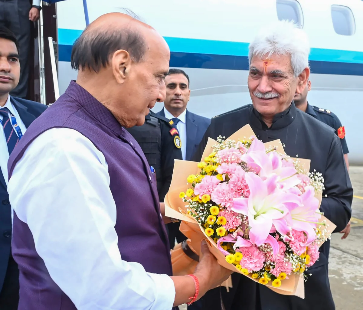 कारगिल विजय दिवस: खराब मौसम के चलते सड़क मार्ग से द्रास रवाना हुए रक्षा मंत्री राजनाथ सिंह