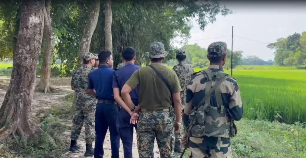 भारत में गलती से घुसे बांग्लादेश के दो पुलिसकर्मी, फ्लैग मीटिंग के बाद BGB को सौंपा गया
