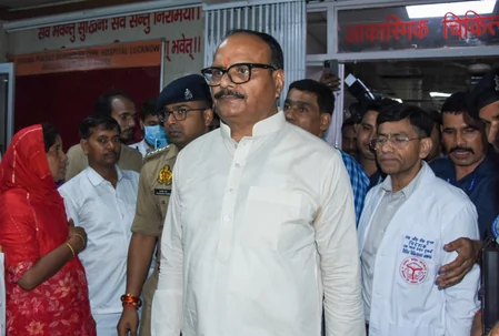 सहारनपुर में मस्जिद गिराए जाने पर सियासी घमासान, सपा-कांग्रेस के दौरे को डिप्टी सीएम ने बताया 'तुष्टिकरण'