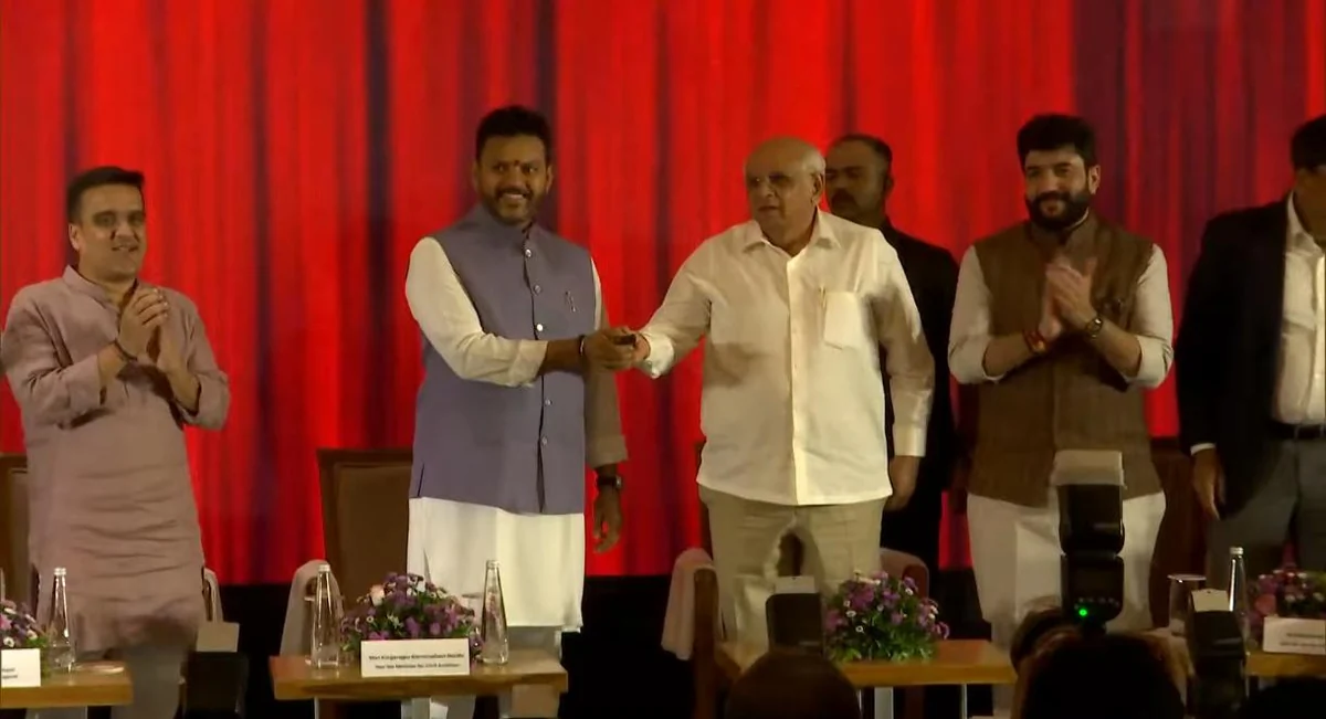 अहमदाबाद से अंतरराष्ट्रीय उड़ानें हुईं आसान, नई 'हब-एंड-स्पोक' प्रणाली की शुरुआत