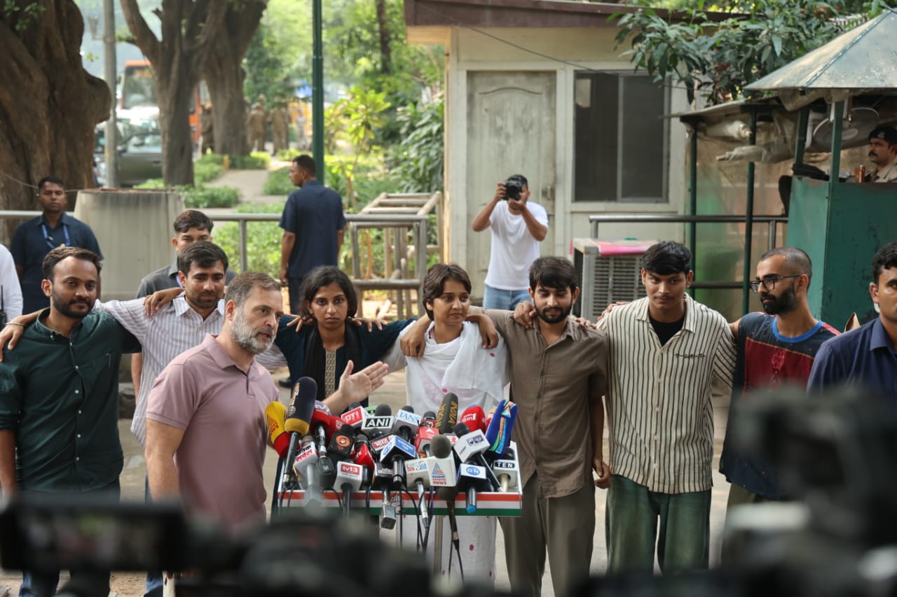 राहुल गांधी का सरकार पर हमला: बोले- 'प्रधानमंत्री से लेकर सिपाही तक को सजा दिलाएंगे'