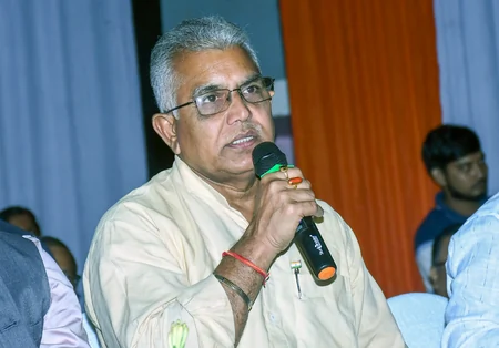 जादवपुर यूनिवर्सिटी में फिर लगे देश-विरोधी नारे तो होगी 'सर्जिकल स्ट्राइक': मंत्री दिलीप घोष की चेतावनी