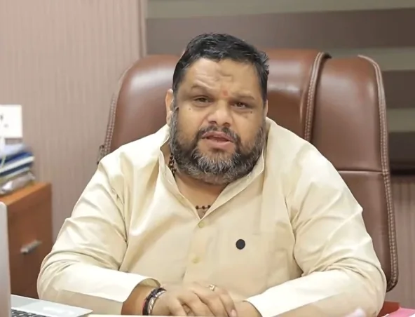 NHRC सदस्य का बड़ा आरोप: 'UPA सरकार ने बसाए घुसपैठिए, अब तख्तापलट की साजिश रच रहे'