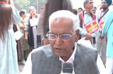 मुख्य चुनाव आयुक्त के इस्तीफे की मांग पर CPI का प्रदर्शन, मतदाता सूची पुनरीक्षण पर उठाए सवाल
