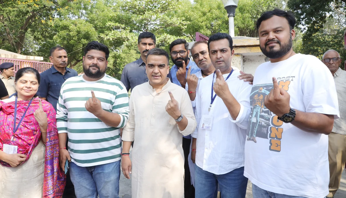 गांधीनगर नगर निगम चुनाव: बीजेपी, कांग्रेस और AAP के बीच त्रिकोणीय मुकाबला, रविवार को मतदान