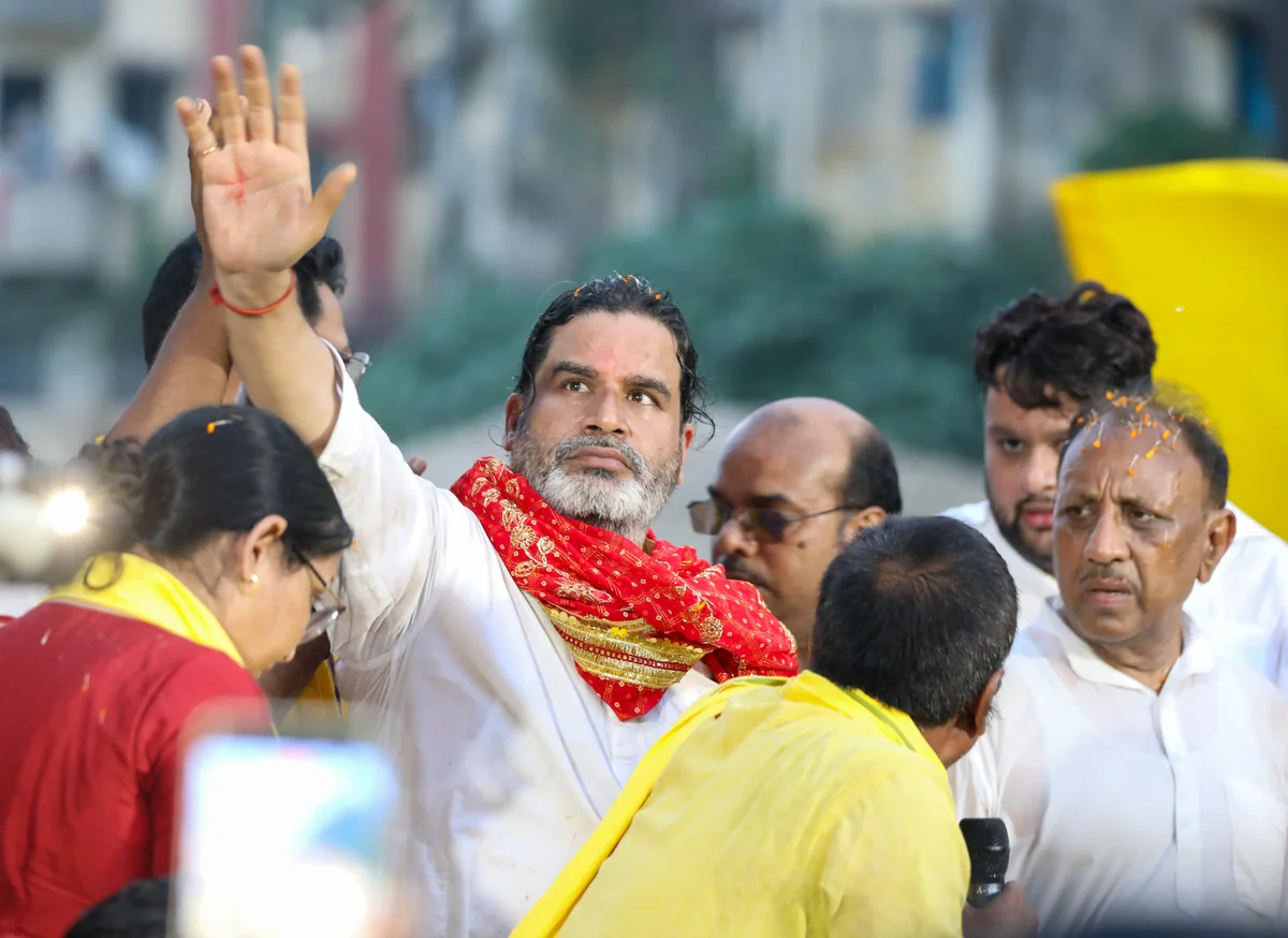 बांकीपुर उपचुनाव: प्रशांत किशोर के आरोप पर पटना पुलिस की सफ़ाई, कहा — नियमों के तहत हुई कार्रवाई