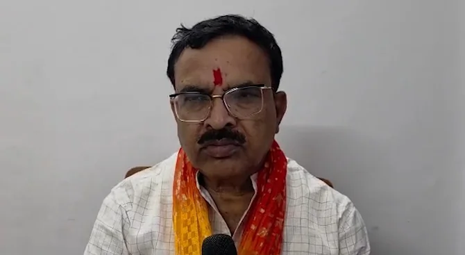 सपा के 'संविधान दिवस' पर घोषणापत्र जारी करने की योजना पर भाजपा ने उठाए सवाल