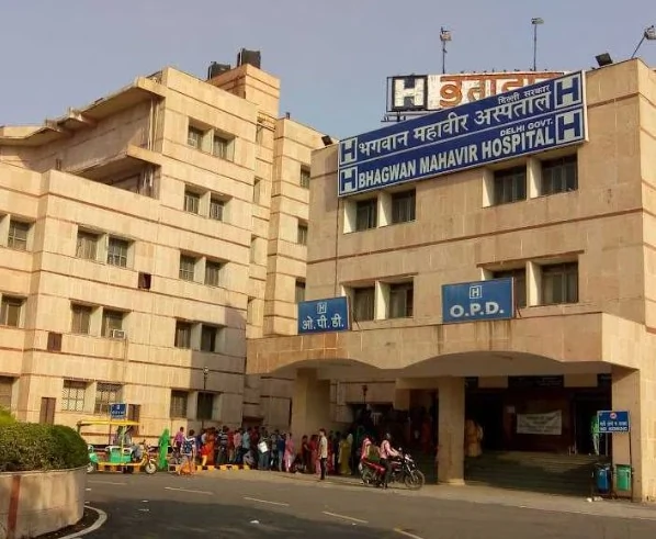 दिल्ली: अस्पताल में टेंडर बचाने के नाम पर रिश्वतखोरी, CBI ने डॉक्टर समेत दो को दबोचा