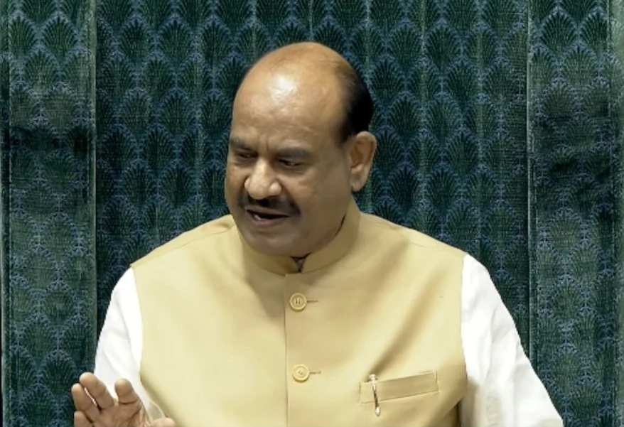 पेपर लीक विरोधी बिल पर लोकसभा में हंगामा, स्पीकर ने कहा- 6 घंटे बहस को तैयार, शाम 5 बजे तक कार्यवाही स्थगित