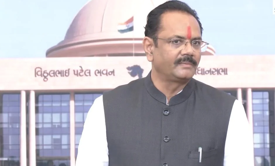 गुजरात विधानसभा: 'वंदे मातरम्' पर कांग्रेस विधायक के बैठने से विवाद गहराया, BJP ने स्पीकर से की शिकायत