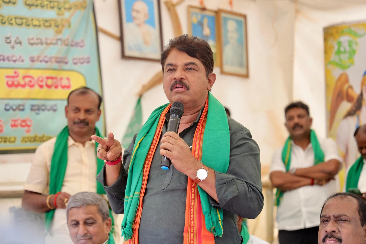 कर्नाटक कैबिनेट विस्तार: भाजपा ने 'पेमेंट कोटा' और दागी नेताओं को शामिल करने का लगाया आरोप