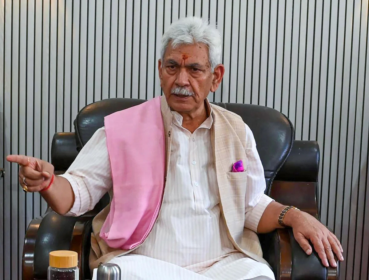 अनंतनाग आतंकी हमले के बाद J&K में सुरक्षा समीक्षा, उपराज्यपाल ने की उच्चस्तरीय बैठक की अध्यक्षता