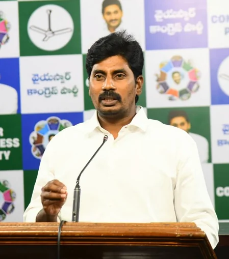 आंध्र प्रदेश: सरकारी लैपटॉप खरीद में 112 करोड़ के घोटाले का आरोप, YSRCP ने CBI जांच की मांग की