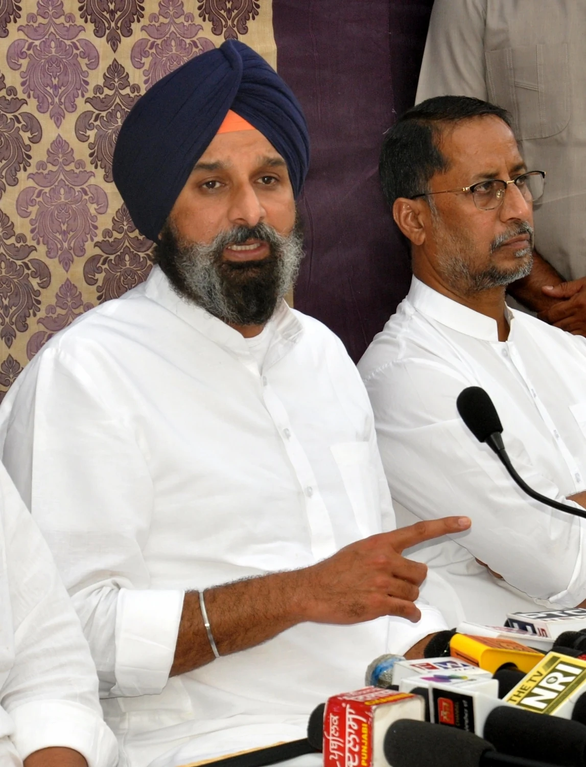 पंजाब: अकाली दल ने AAP पर लगाया 2000 करोड़ के खनन घोटाले का आरोप, CBI जांच की मांग