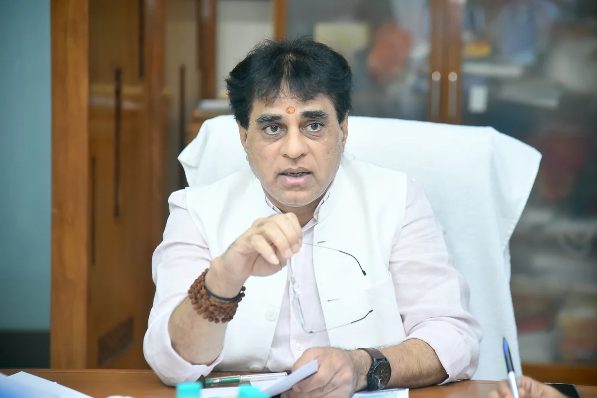 गुजरात: 1400 से ज़्यादा हॉस्टल-कैंटीन की जांच, 5 के लाइसेंस निलंबित, 300 से ज़्यादा को नोटिस