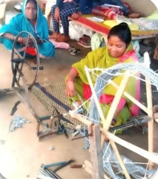 भागलपुर: महाजनों पर निर्भरता छोड़ 'बुनकर दीदी' बनीं शबनम, सिल्क साड़ियों से कमा रहीं सालाना 10 लाख