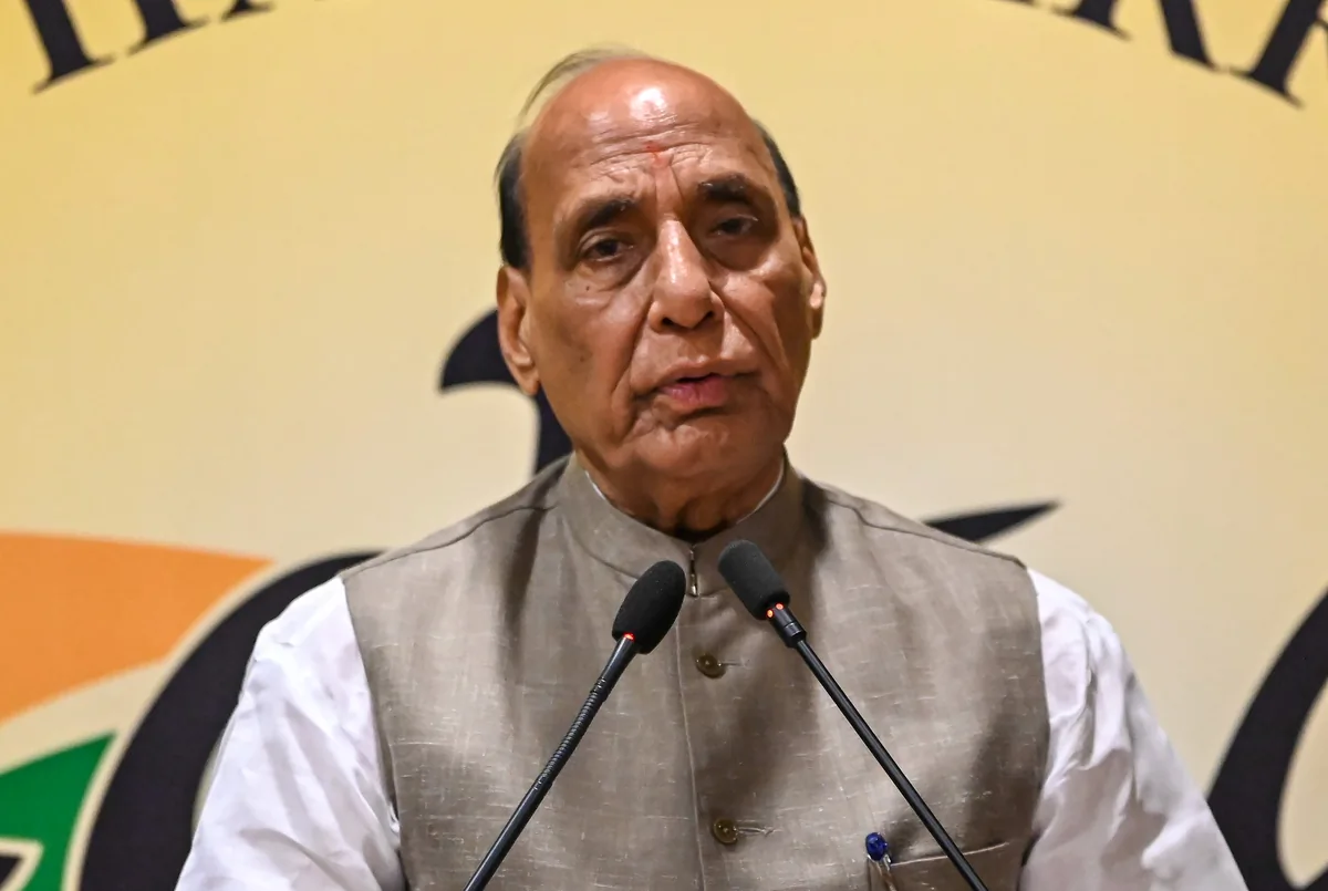 राजनाथ सिंह का विपक्ष पर बड़ा आरोप: 'बांग्लादेश की तरह सत्ता बदलना चाहता है इंडिया गठबंधन'