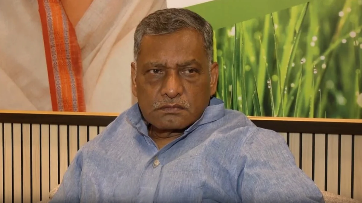 चुनाव आयुक्त ज्ञानेश कुमार के इस्तीफ़े पर अड़ा INDIA गठबंधन, कांग्रेस सांसदों ने लगाए मिलीभगत के आरोप