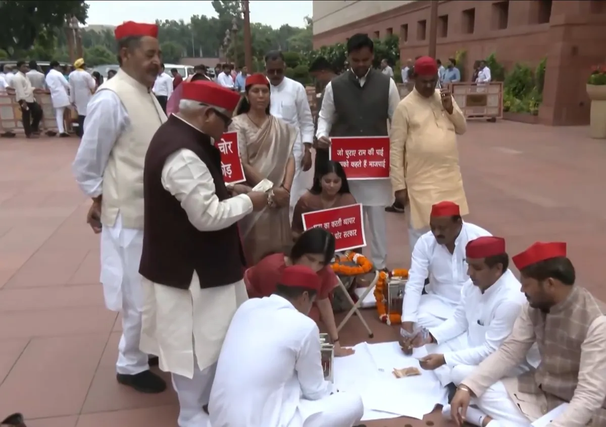 राम मंदिर दान और भूमि खरीद में अनियमितता का आरोप, सपा ने संसद में चर्चा और जांच की मांग उठाई
