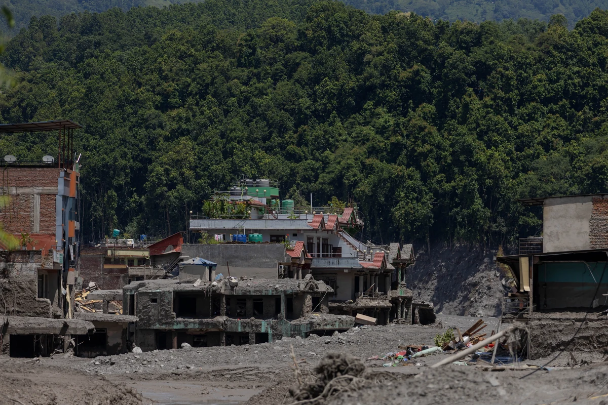नेपाल बाढ़ त्रासदी: 675 शव बरामद, 2500 के करीब अब भी लापता, भारत ने भेजी चौथी राहत खेप