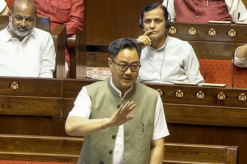 संसद में फिर हंगामा: किरेन रिजिजू ने विपक्ष को याद दिलाए नियम, दोनों सदनों की कार्यवाही स्थगित