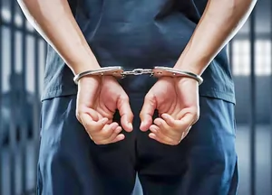 बेगूसराय: बेटी की मौत के मुआवजे के लिए रिश्वत मांग रहा था क्लर्क, निगरानी विभाग ने रंगे हाथों पकड़ा