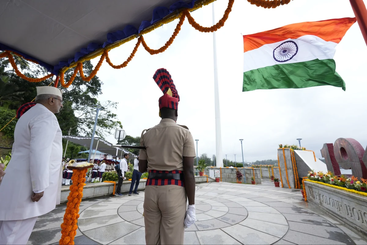 अंडमान-निकोबार में उपराष्ट्रपति ने फहराया तिरंगा, 'हर घर तिरंगा' अभियान की शुरुआत