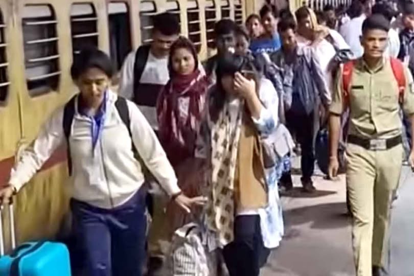 बेंगलुरु में गिरफ्तार 31 बांग्लादेशी नागरिक निर्वासन के लिए बंगाल लाए गए, बीएसएफ को सौंपने की तैयारी