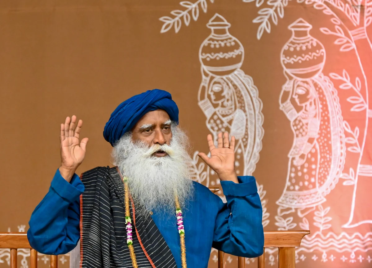 नेपाल बाढ़ त्रासदी: सद्गुरु ने 1 करोड़ रुपये की मदद का वादा किया, हिमालयी देशों के लिए विशेष बोर्ड का सुझाव