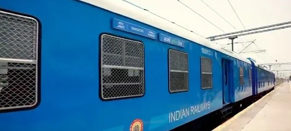 भारत की पहली हाइड्रोजन ट्रेन: 1200 KM का सफ़र पूरा, जानें यह तकनीक कैसे बदल देगी रेलवे का भविष्य