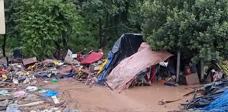 जम्मू-कश्मीर: पुंछ और राजौरी में बाढ़ से भारी तबाही, 10 की मौत, केंद्र ने दिया मदद का भरोसा